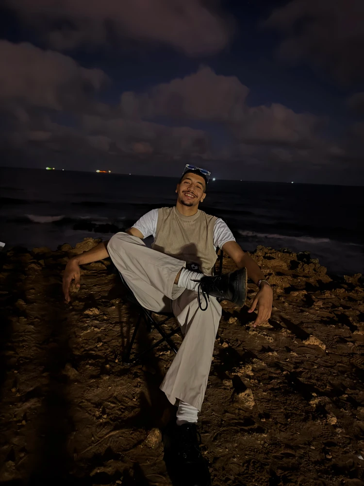 GIF uploaded by Abdellah Wizati