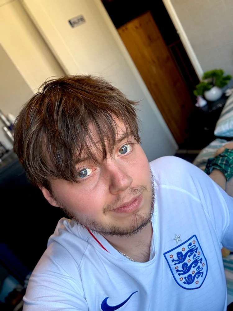 GIF diunggah ku Alfie