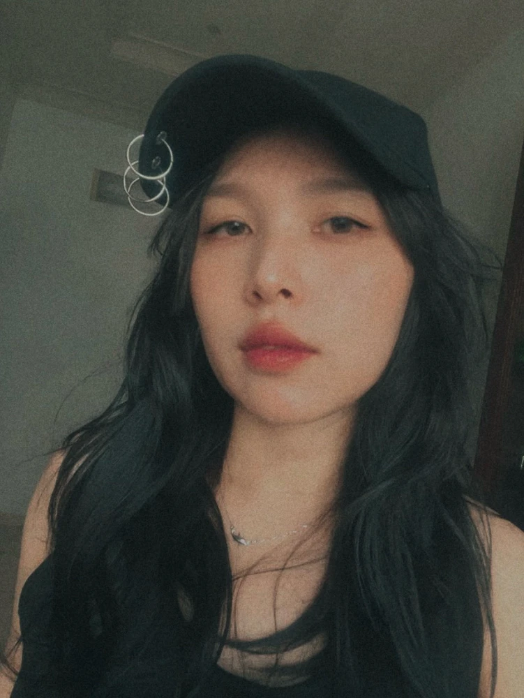 GIF загружаны jiyoon