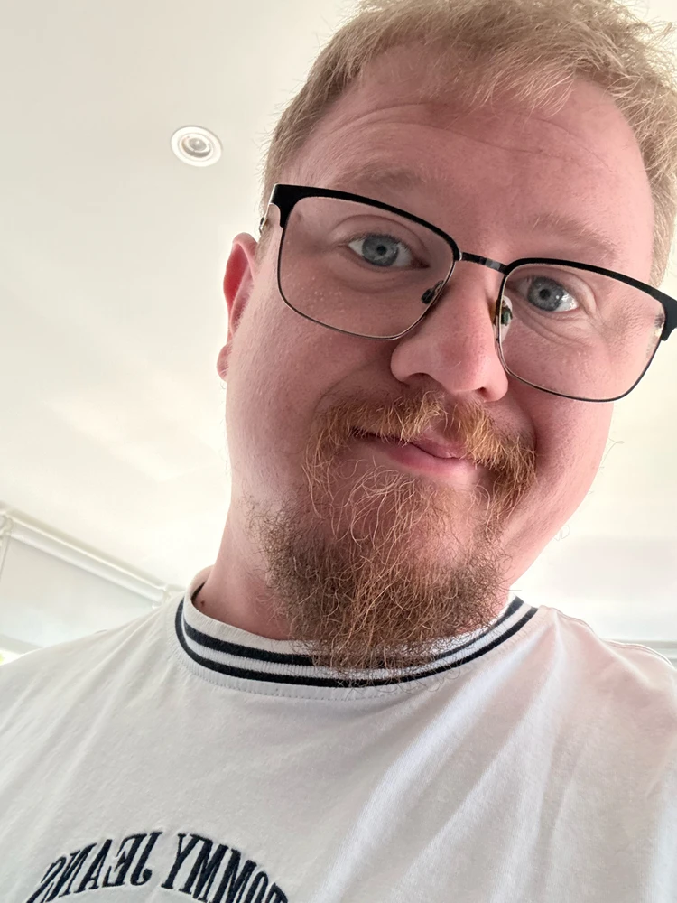 GIF diunggah ku Chris