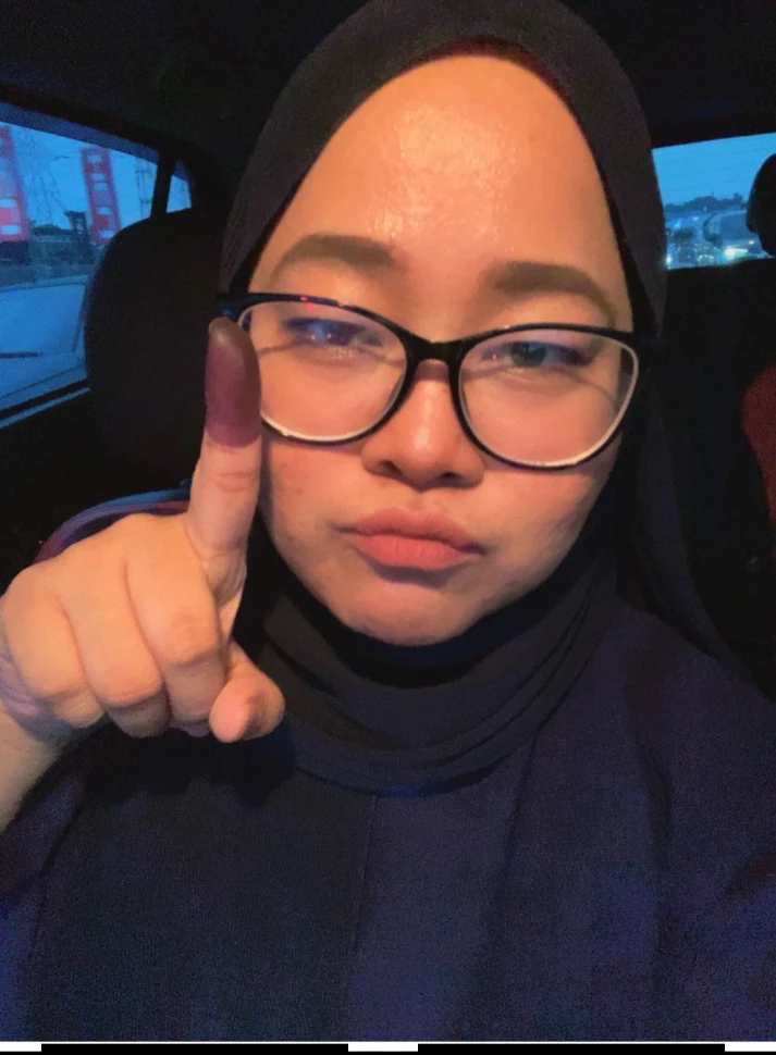 GIF uploaded by Noor