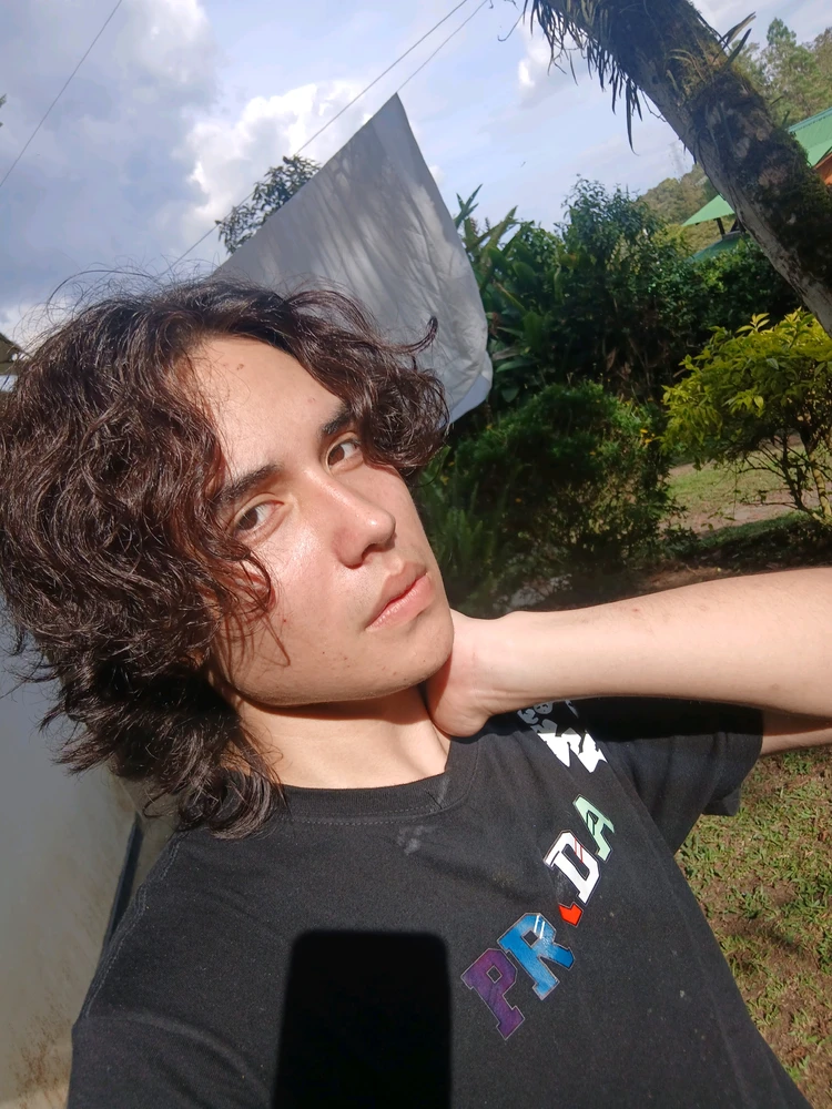 GIF uploaded by Luis David
