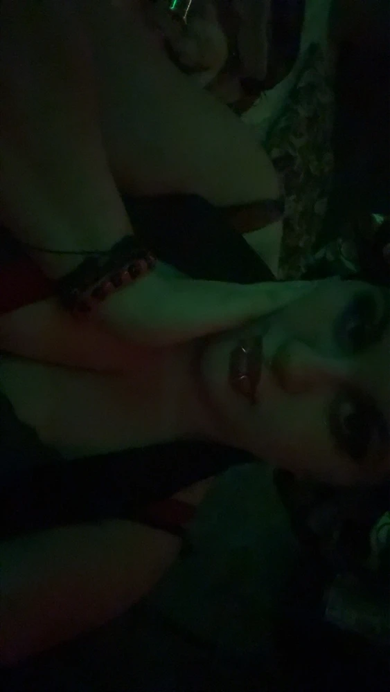GIF diunggah ku Charlie