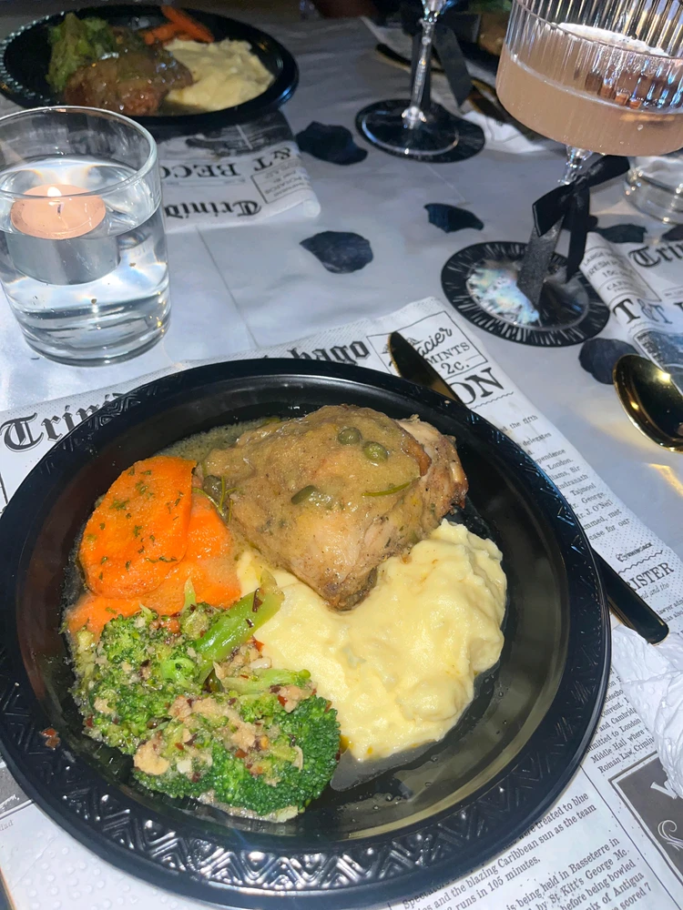 I-GIF ilayishwe ngu-Teik