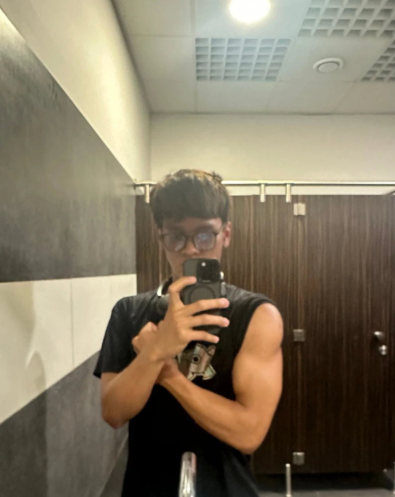 GIF tso los ntawm Fred