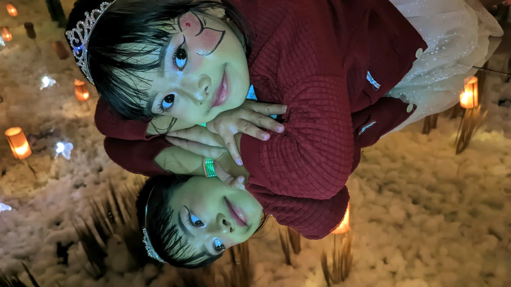 GIF otpremio/la Diah permata sari