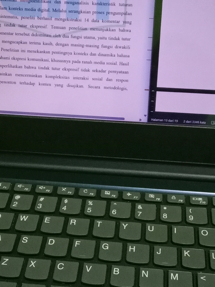 lily йөкләгән GIF