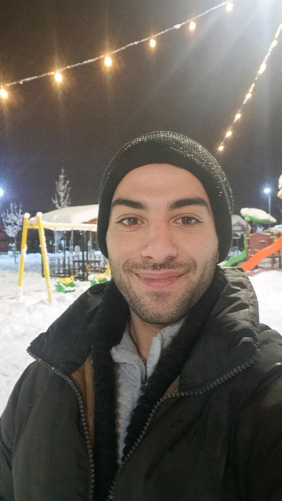 GIF na in-upload ni Mustafa