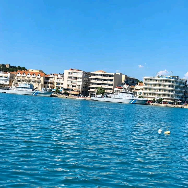 GIF augšupielādēja ANEY