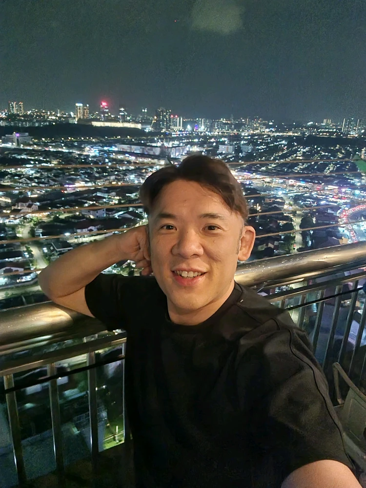 GIF gi-upload ni Han