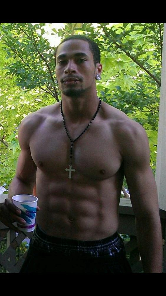 GIF tso los ntawm Shayquan