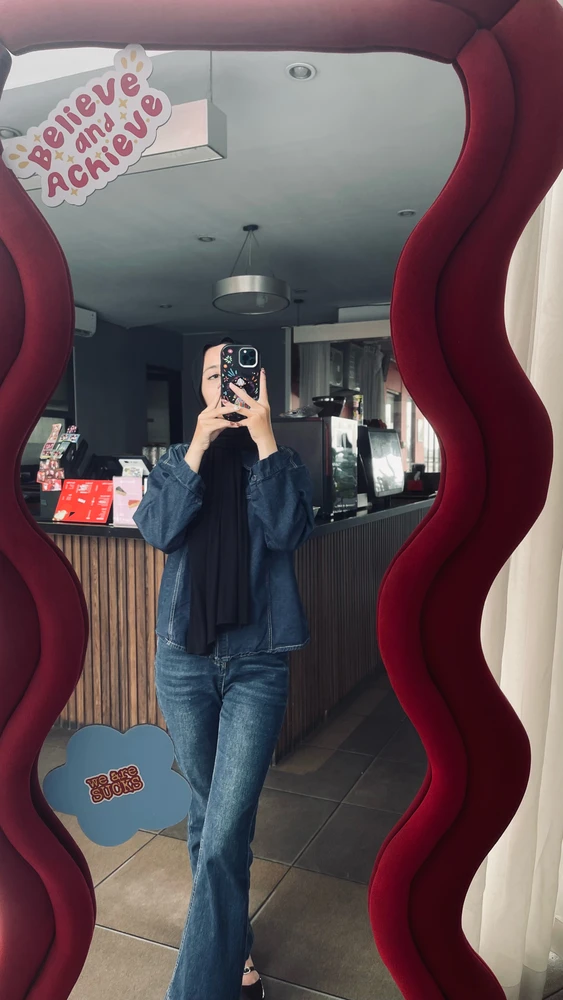GIF uploaded by Fidela Raniah Sawity