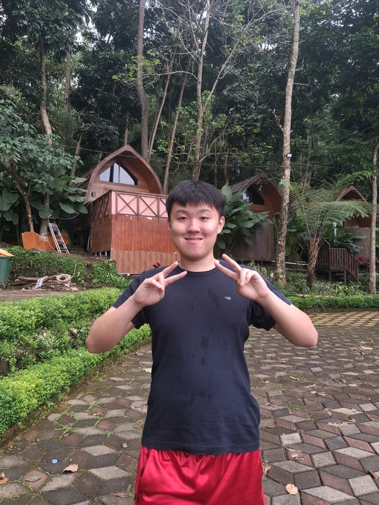 GIF uploaded by Vincent