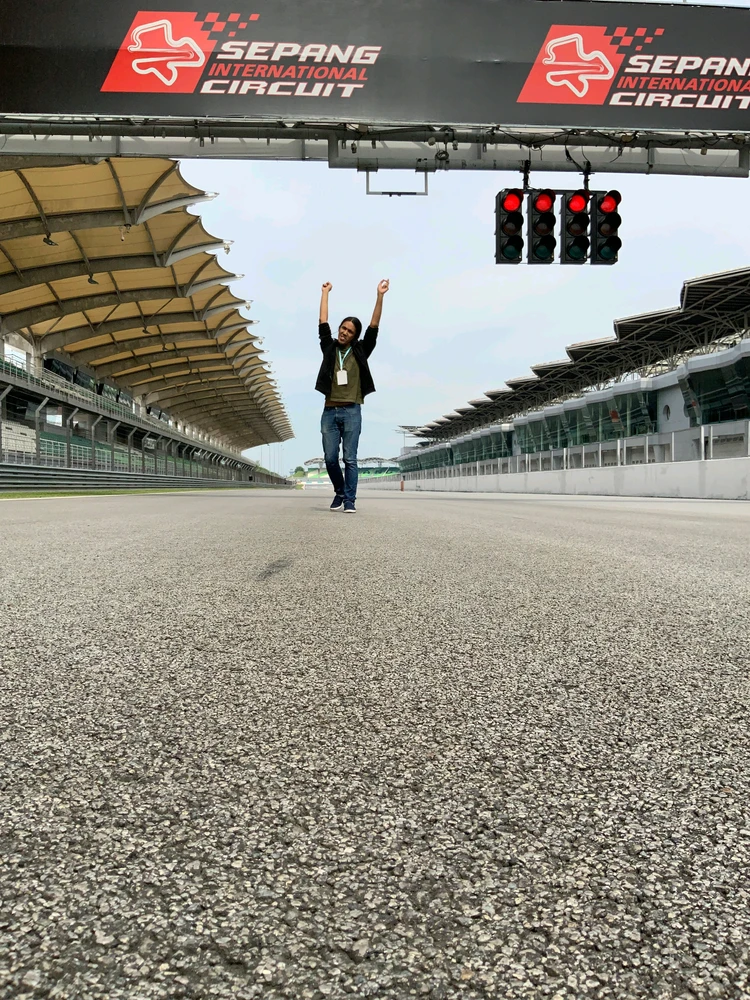 GIF gi-upload ni Kliff