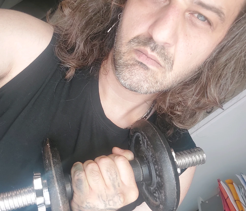 GIF gi-upload ni Stavros