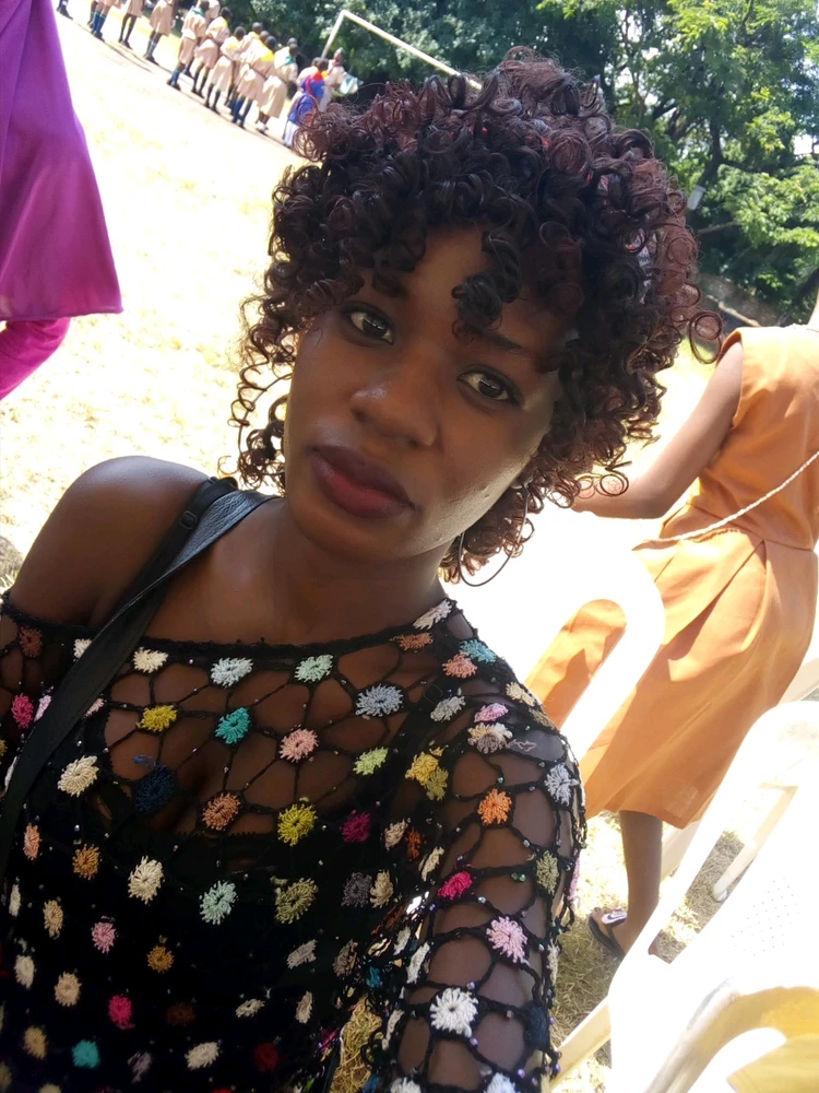 GIF na in-upload ni Miss