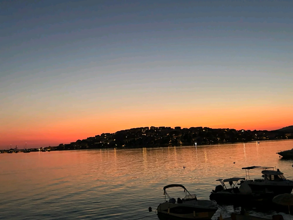 GIF augšupielādēja Helena