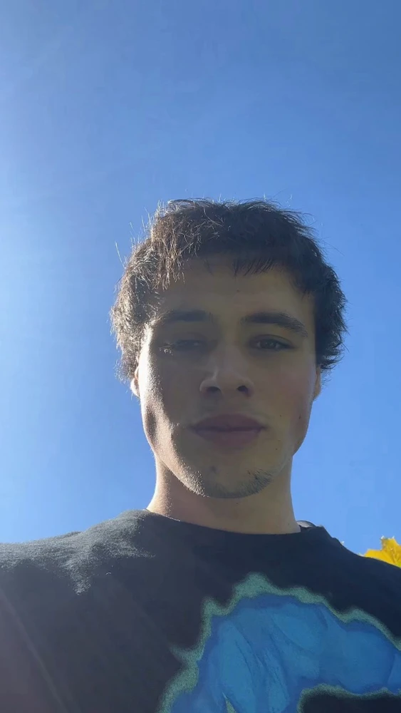 GIF uploaded by F