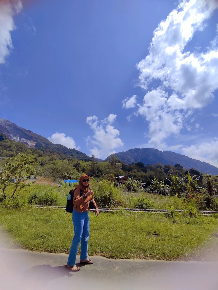 GIF diunggah ku Anda