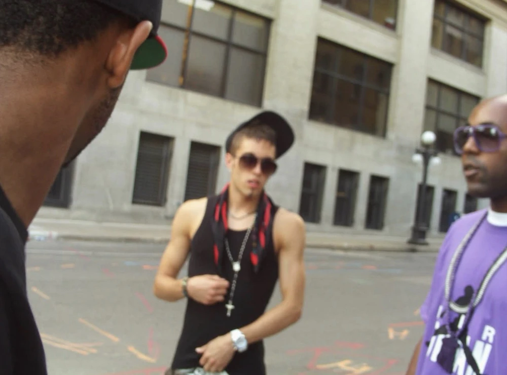GIF na in-upload ni Derrick