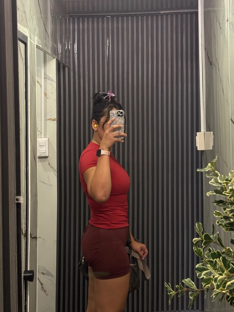 GIF tso los ntawm June