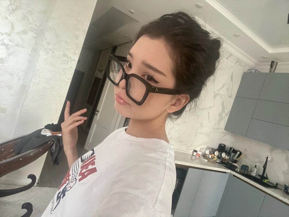 GIF uploaded by Arneliya