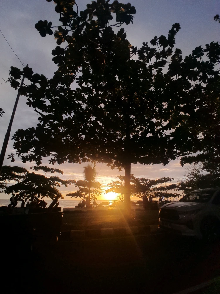 GIF na in-upload ni Santii