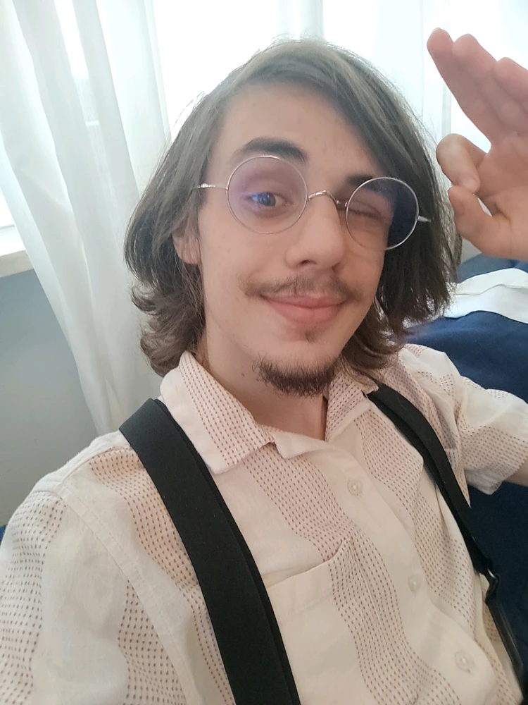 GIF gi-upload ni Luca