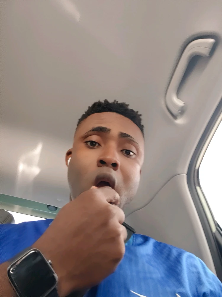 GIF tí Miles Edu gbé sókè