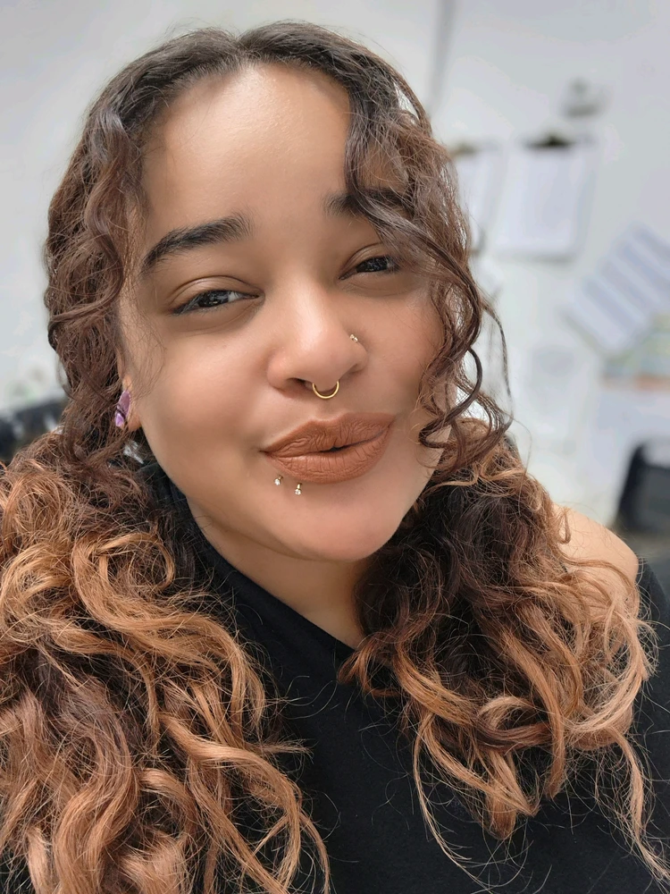 GIF na in-upload ni Peaches