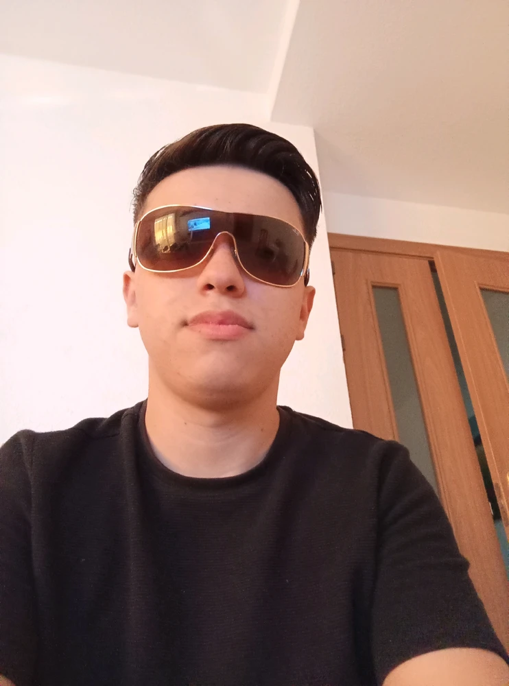 GIF tso los ntawm Jonatan