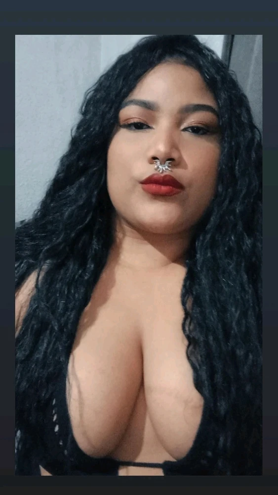 GIF na in-upload ni Karine
