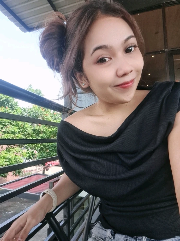 GIF uploaded by Melaa