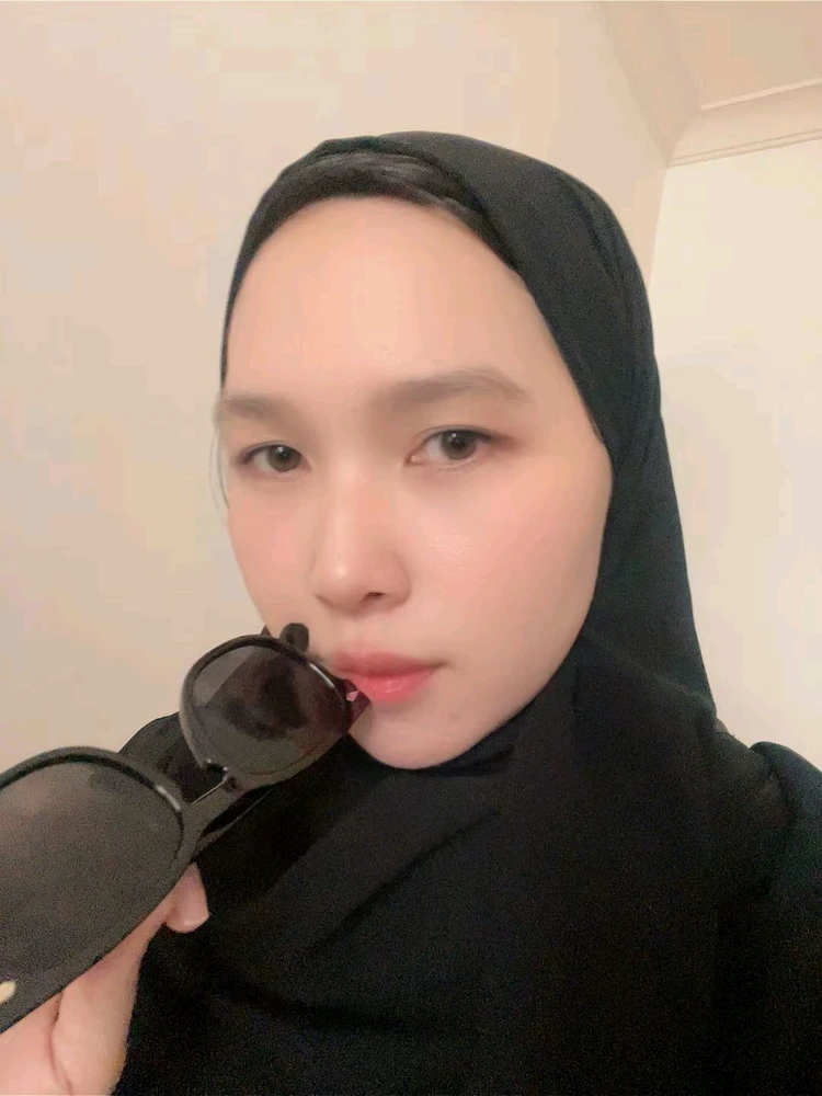GIF gi-upload ni Sissy Kitty