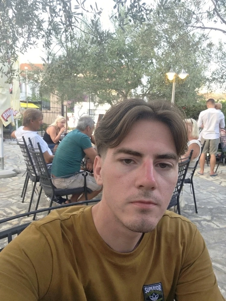 GIF uploaded by M