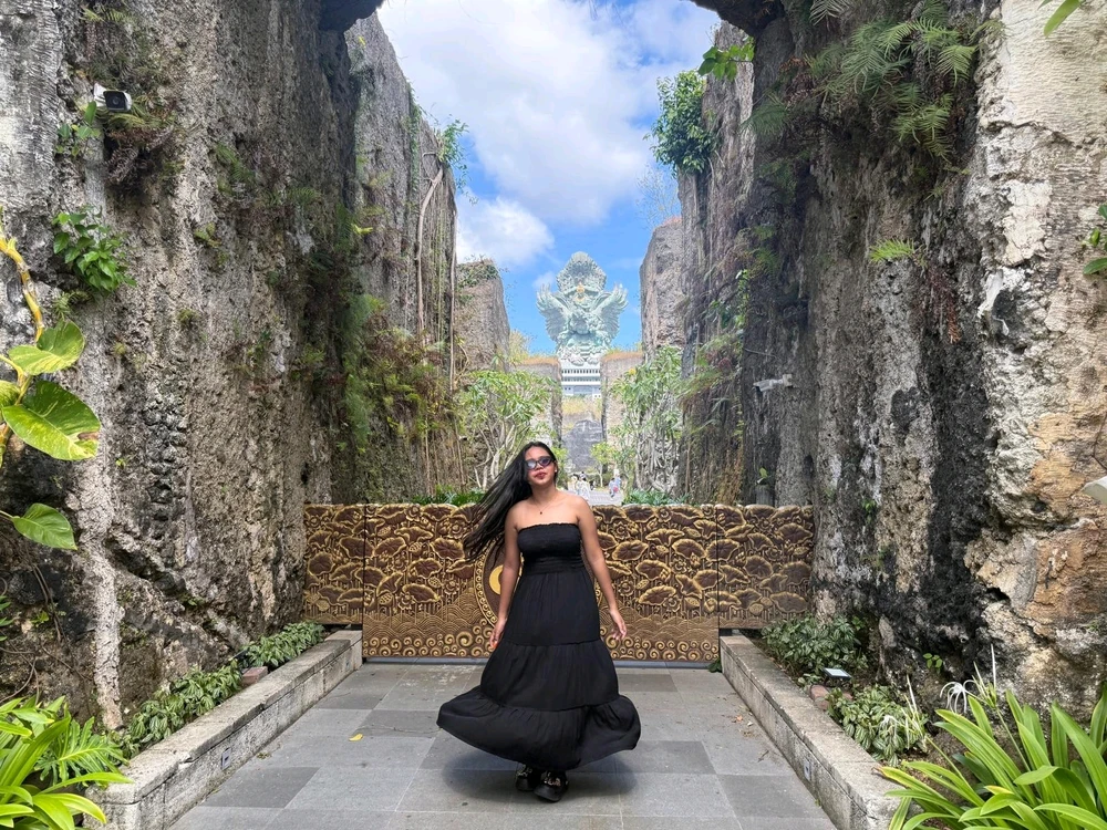 GIF uploaded by Lady