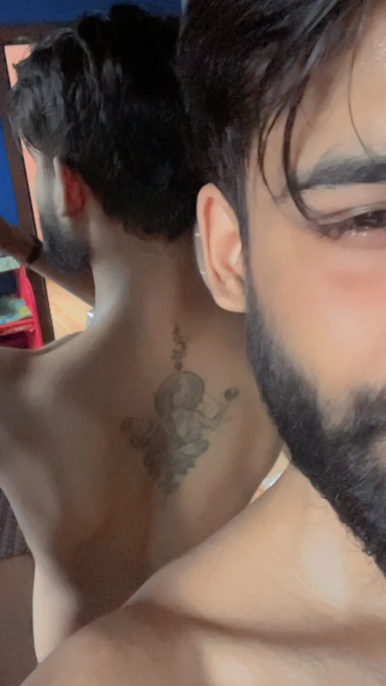 GIF tso los ntawm Rahul Debnath