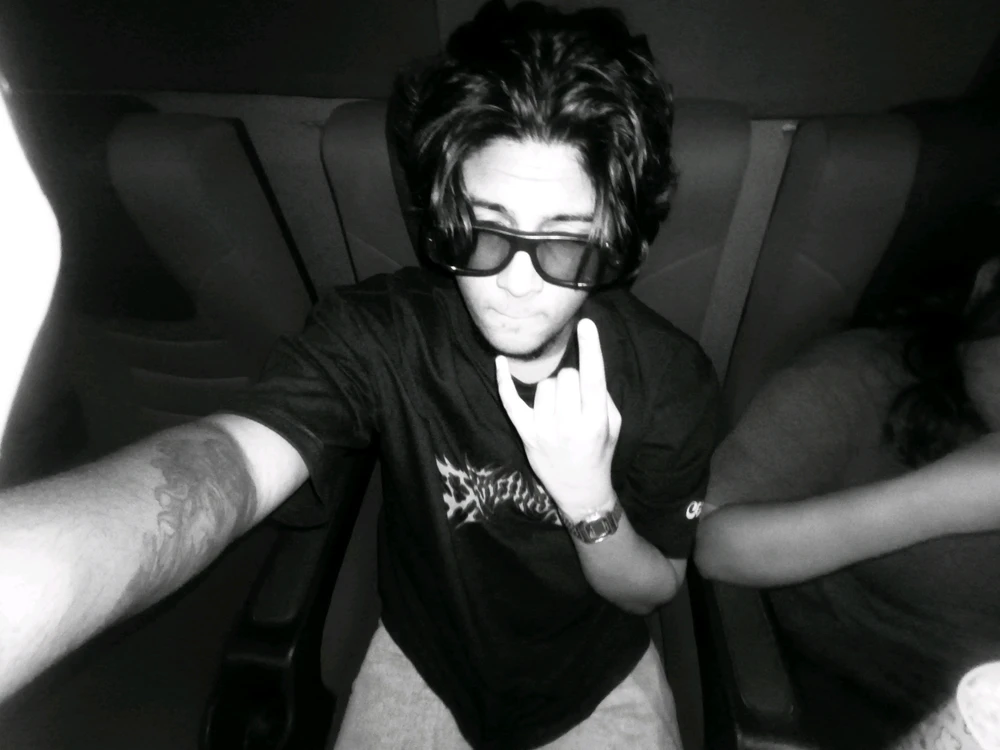 GIF uploaded by Aadhi
