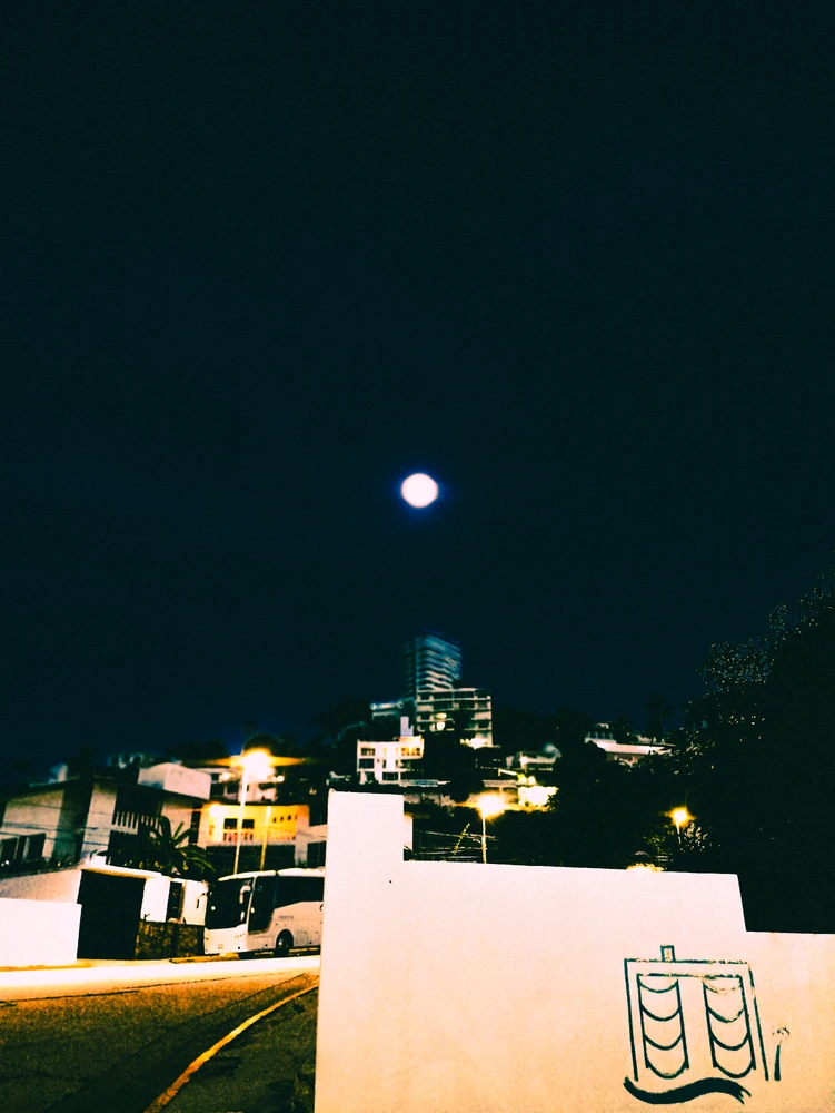 GIF uploaded by Luis Flores