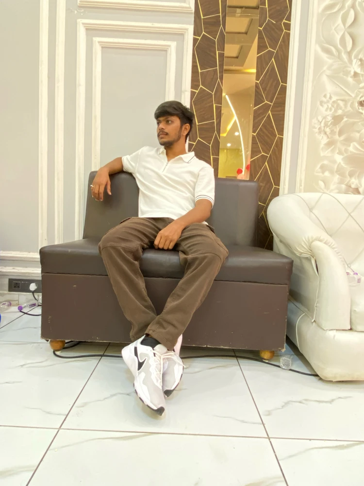 GIF gi-upload ni Dhruv