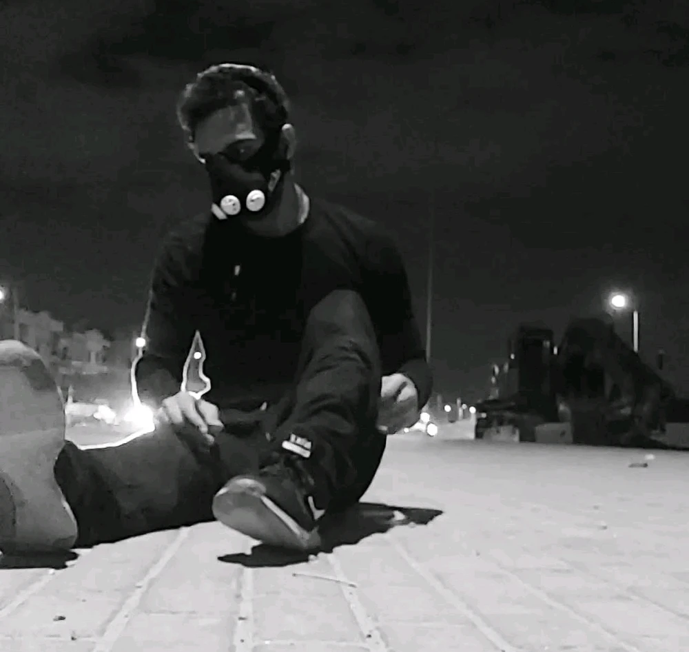 Duab xa los ntawm R Λ V E N