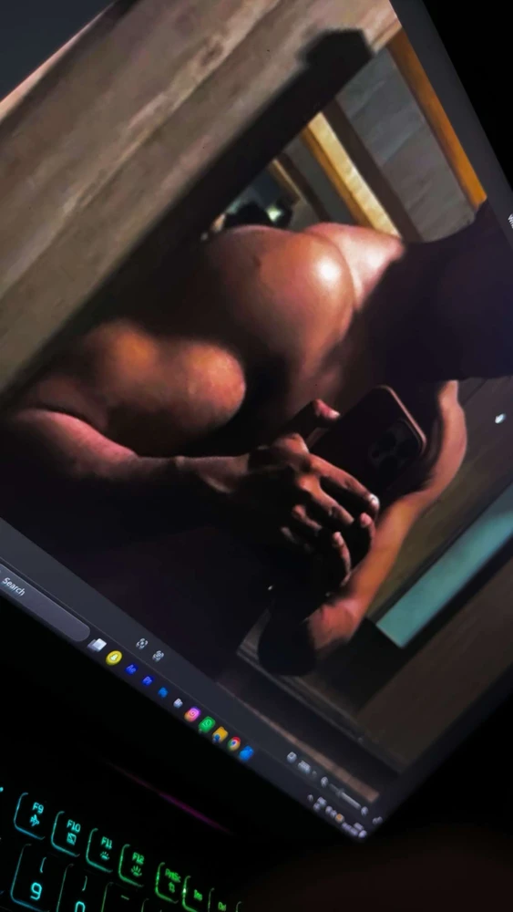 GIF tso los ntawm Rishi