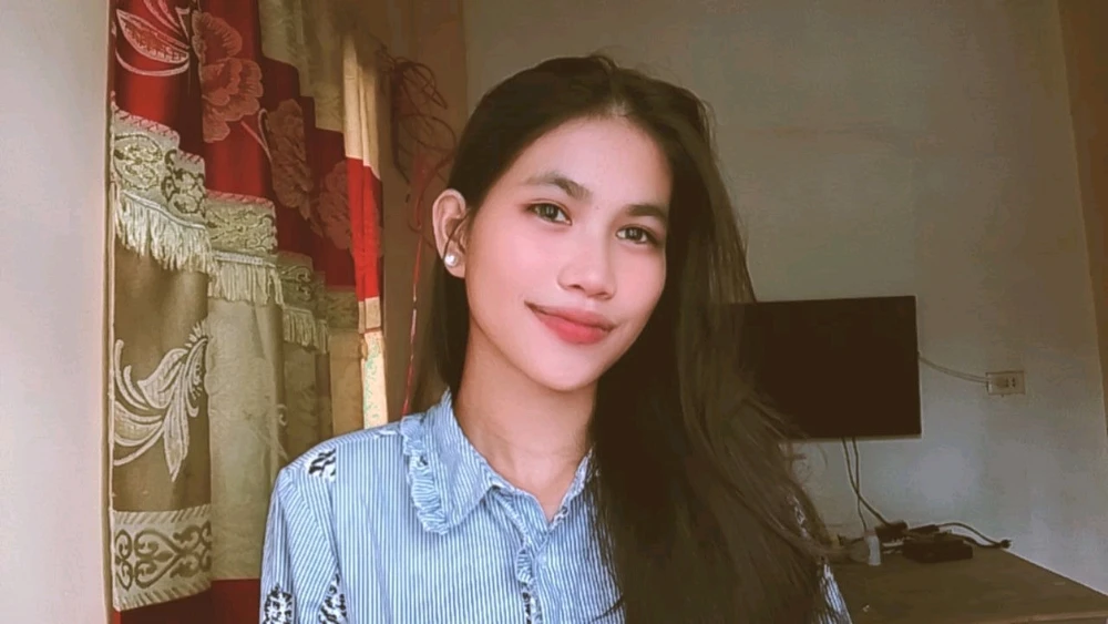 GIF uploaded by Cris