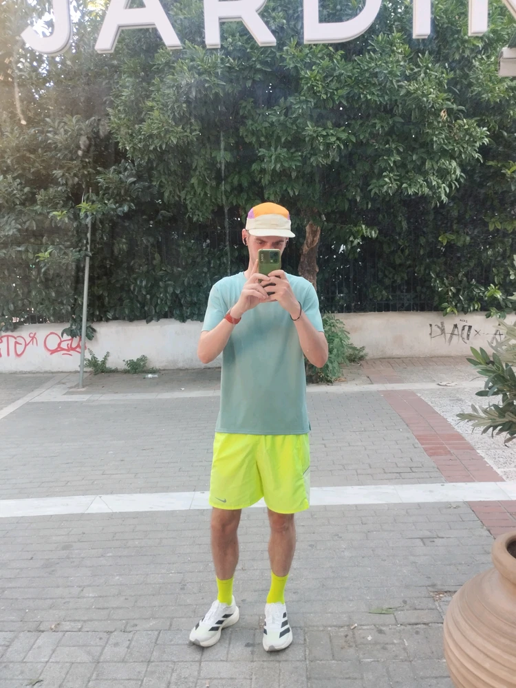 GIF na in-upload ni Dimitris