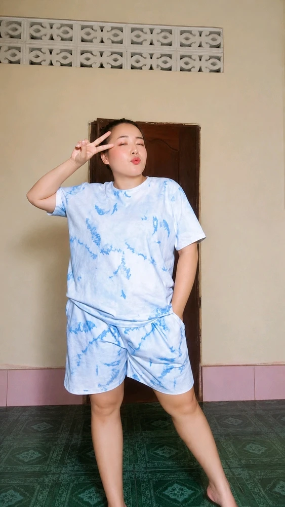 GIF uploaded by Beezeecambodia