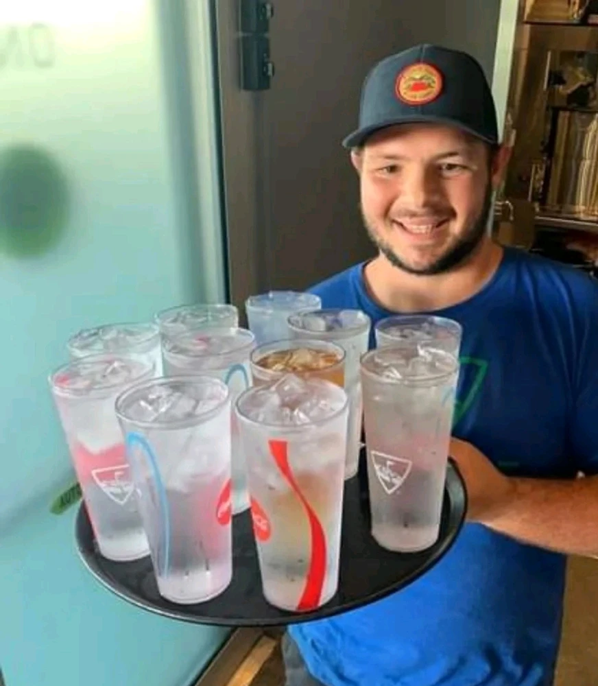 GIF Scotty tarapyndan ýüklenen