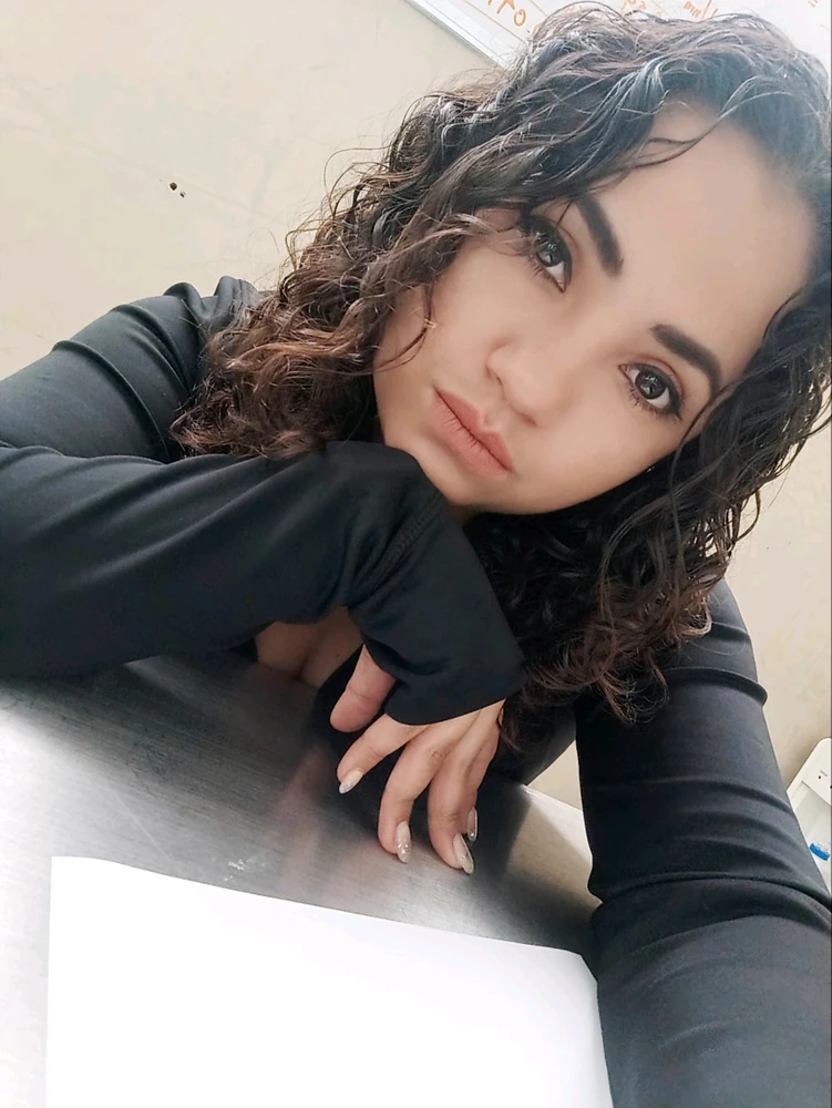 GIF gi-upload ni Rosa