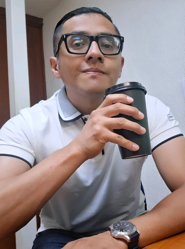 GIF gi-upload ni Eduardo Guzmán