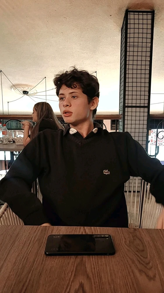 GIF tso los ntawm Alejandro