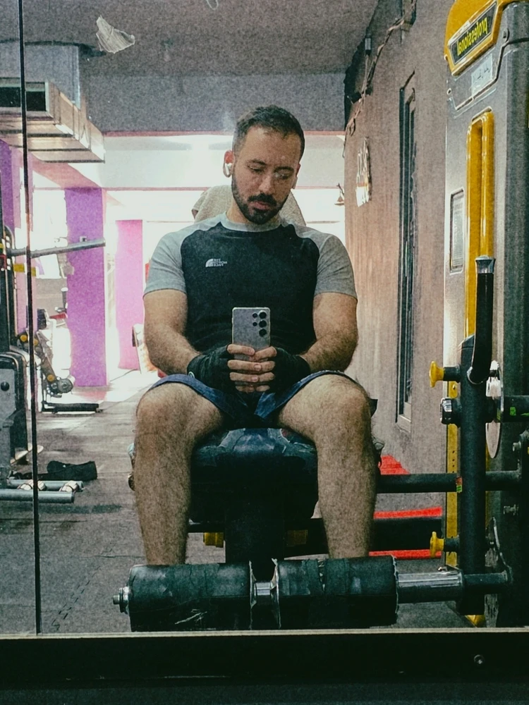 Alen tarafından yüklenen GIF